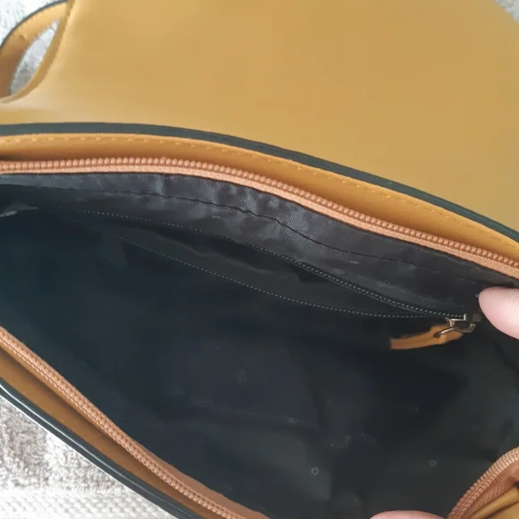 Purse - Picture 4 of 4